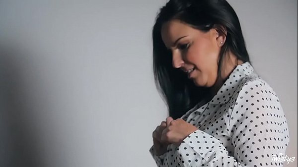 Twistys.com - Leccare il suocero con Kobe Lee, Sara Luvv