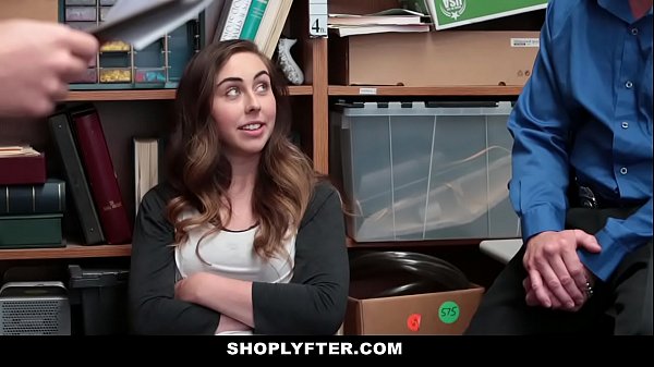 Shoplyfter - Naughty Teen (Lexi Lovell) prende due cazzi