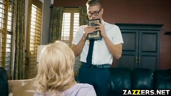 Xander Corvus ci infila sopra la figa di Jade Ambers