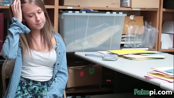 Ragazza teenager giocosa