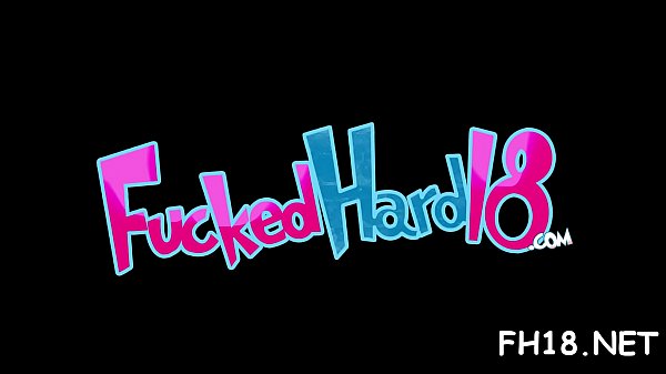 Chica caliente de dieciocho años adquiere follada duro