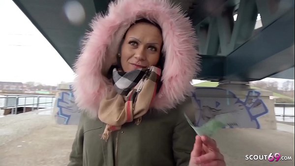 Amazing Teen Girl enjoys herself in teen