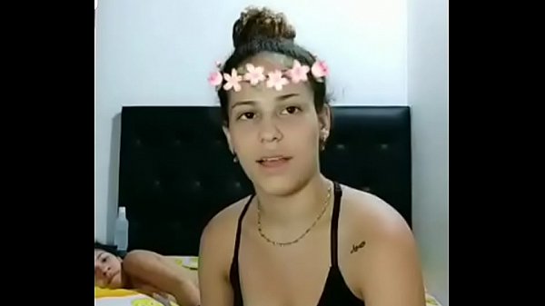 Una sexy teenager amatoriale provoca