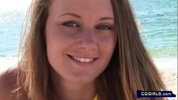 Cute amateur teen'_s first time naked