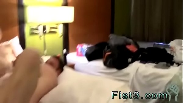 Ragazzi con un grosso cazzo che giocano a barboni gay xxx Kinky Fuckers Gioca e scambia storie