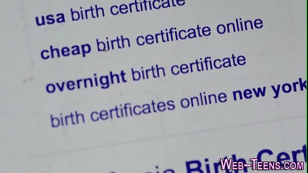 L'adolescente basso lecca la vag