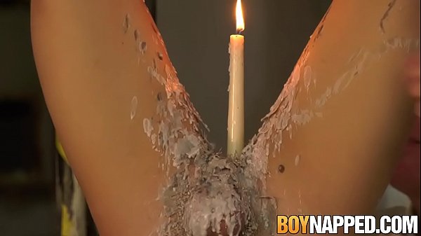 Der alte Perverse Sebastian Kane genießt es, einen anderen Schnuckel zu quälen