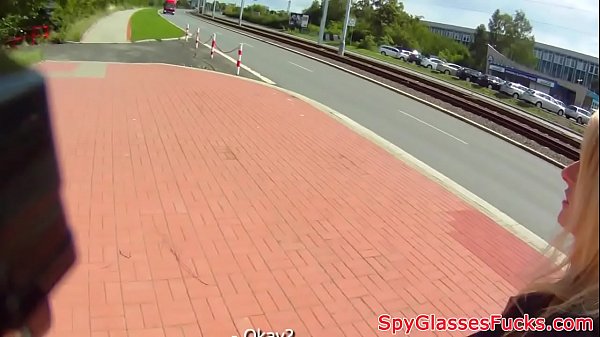 Adolescente amatoriale raccolta venne jizzata in bocca