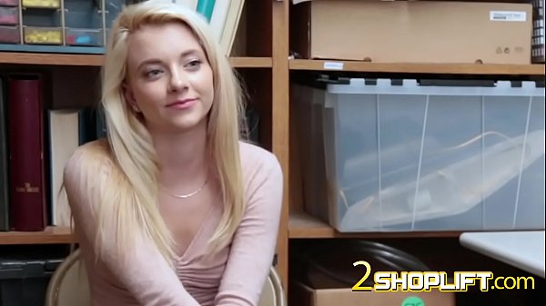 Blondes Mädchen darf fetten Schwanz reiten