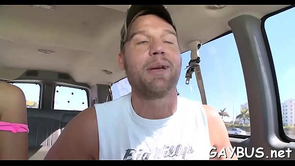 Überfluss an gesättigten Cumshots beim sexy Homo-Fick