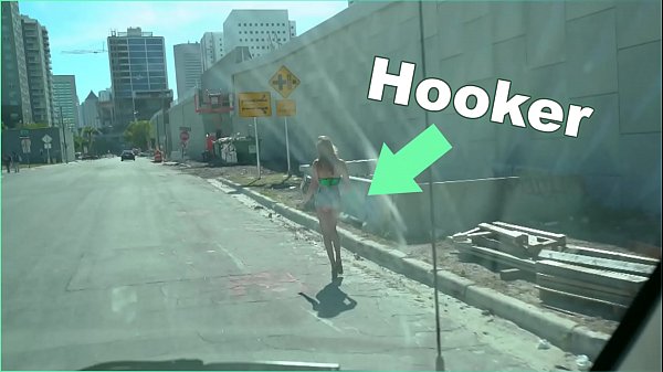 BANGBROS - The Bang Bus pega uma prostituta chamada Victoria Gracen nas ruas de Miami