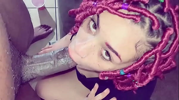 有雀斑的热乌木宝贝吹我的黑鸡巴！ （视角）