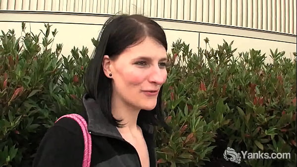 Yanks Babe Tundra Masturbazione nel bagno pubblico