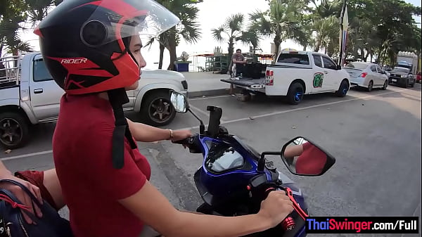 Amateur thailändische Teenie-Freundin mit großen Titten im Hotel gefickt