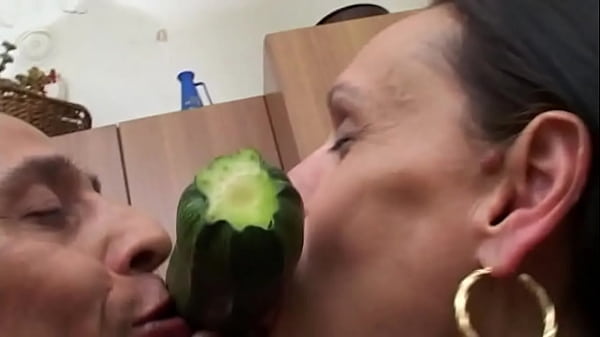 Modelle adolescenti sconosciute - cattive