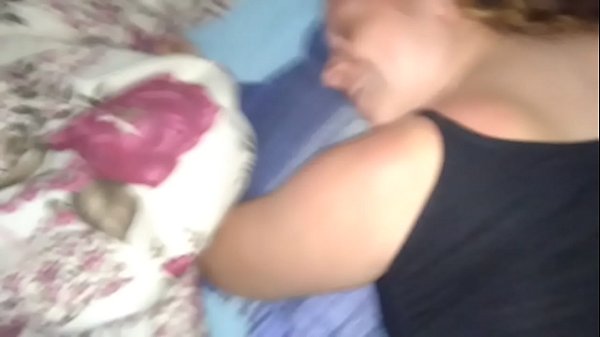 Comiendole el coño a la ninfa y no pude evitarlo y me lo metí también por el culo