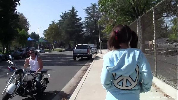 Precioso adolescente minúsculo queria montar meu porco