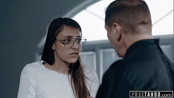 PURE TABOO Sacerdote convence a una adolescente nerviosa de que renuncie a su virginidad anal