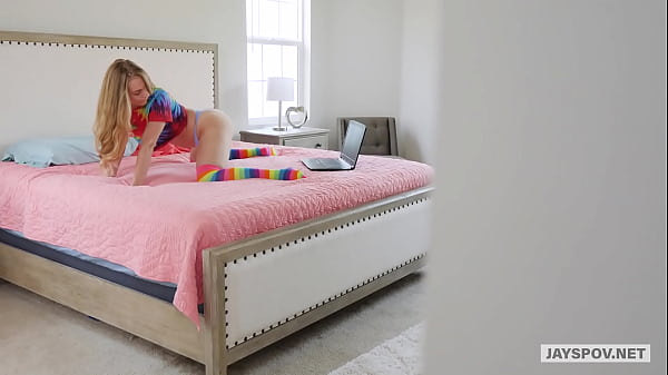 Cô Gái Tóc Vàng Nhỏ Lana Sharapova Bị Bắt Là Một Con Đĩ