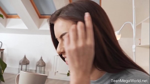 Beauty4K.com - Emily Mayers - Tiefes Muschitauchen vor der Kamera