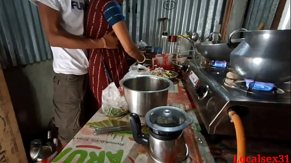 Incredibili e dolci stuzzicamenti da parte di una teenager