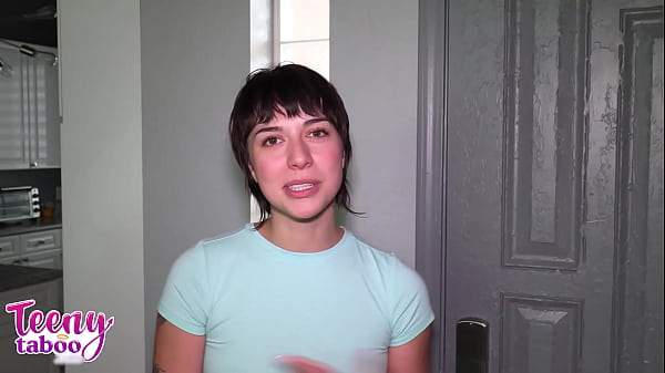 Sweet Teen Girl brinca em anal