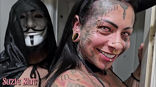 Fantasie con il diavolo trans sexy, mi ha scopato e si è fatta ancora inculare dal mangiatore cattivo