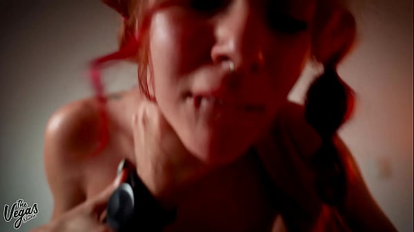 Avrebbe dovuto solo farmi una sega, ma non ha saputo resistere - Sallys Vamp