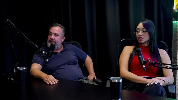 Incredibile adolescente giocosa si diverte