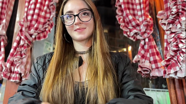 La chica que conoc&iacute_ en la app de citas me demuestra lo que puede hacer con su boca