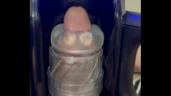 PUNIZIONE DI QUASI 20 MINUTI CON UN MASTURBATORE AD ALTA VELOCITÀ ALLA FINE MI TROVAVANO LE GAMBE E IL MIO PENE ERA MOLTO SENSIBILE