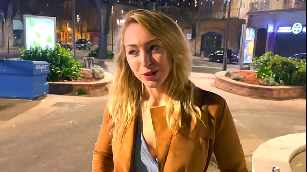 Hot stunning Teen poses - blonde