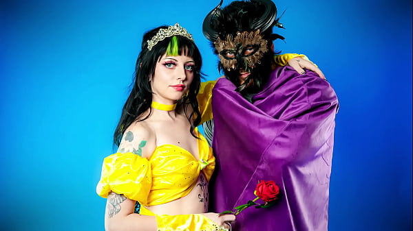 Halloween ließ ahnungslose Stiefgeschwister böse werden, weil sie dachten, es sei ein Fremder