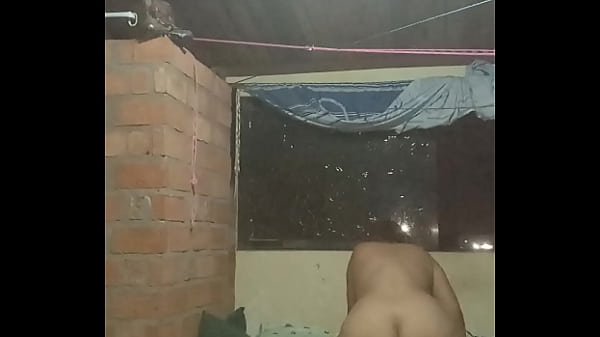 Succhiare il cazzo si scalda e ci cavalca sopra