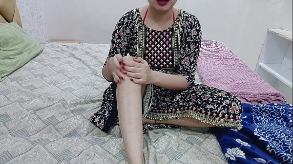 Mein Stiefbruder war alleine im Zimmer, ich ging auch ins Zimmer und massierte nachts meine Körpermuschi, aber mein Stiefbruder