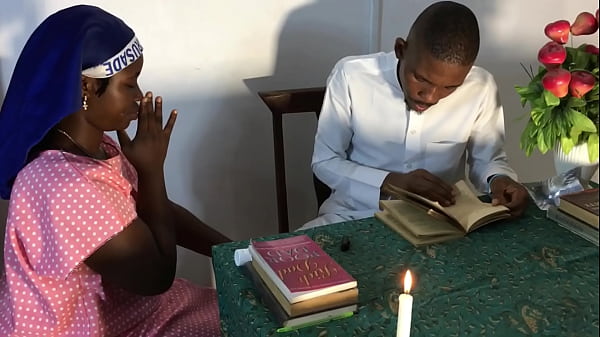 MARABA TRIONDE A BUON MERCATO: SESSO IN CONVENTO. RACCONTO DI UNA REVERENDA SORELLA CHE VIENE A CONFESSIONARSI E FINISCE PER SEDURRE E SCOPARE UN ENORME CAZZO FINO A SQUIRTARE OVUNQUE SUL TAVOLO E SUL PAVIMENTO