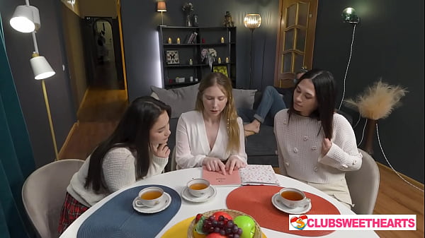 Sexy sexy Teen poses