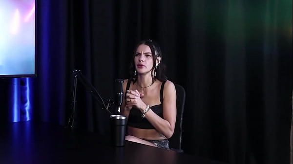 Son ex-petit ami lui a appris à donner du cul et du plaisir anal - Debora Andrade (SHEER/RED)