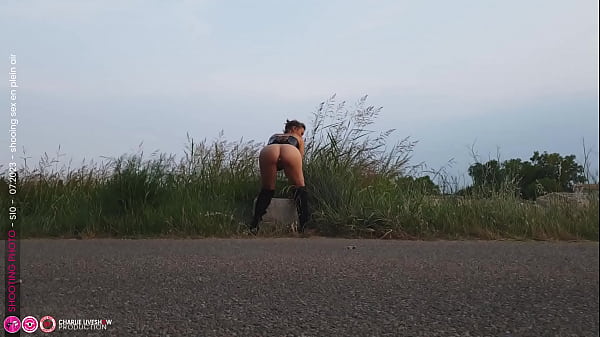 Girare un porno sul ciglio di una strada
