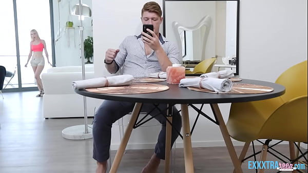 Hermosa Adolescente se divierte adolescente