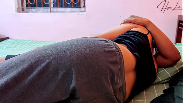 Malaiischer Mädchensex, heiße Freundin will Schwanz in ihrer Muschi und kommt an die Spitze.