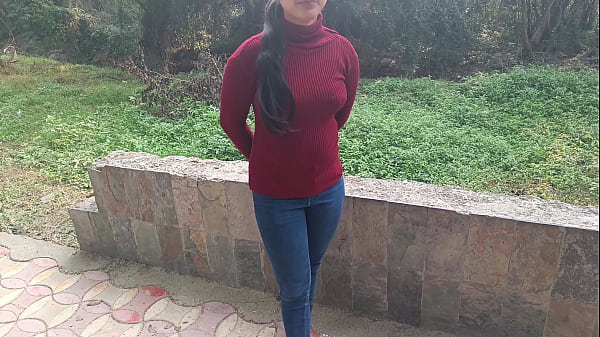 La bella fidanzata indiana del villaggio desi faceva una scopata all'aperto con il fidanzato in un chiaro audio hindi