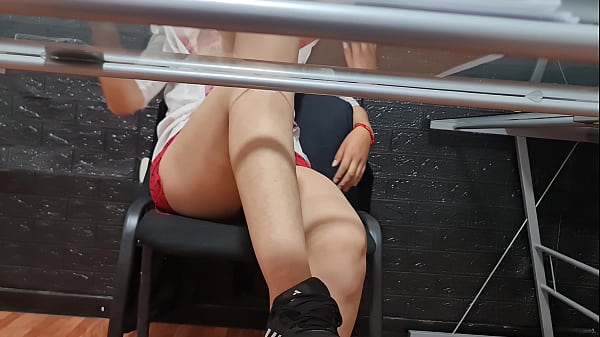 Hermosa Adolescente muestra lo exótico