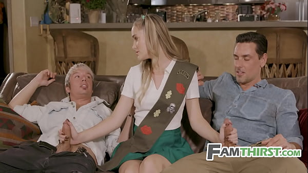 Step Dad &amp_ Step Bro nhận ra rằng Teen bán được nhiều hơn cả bánh quy - FamThirst