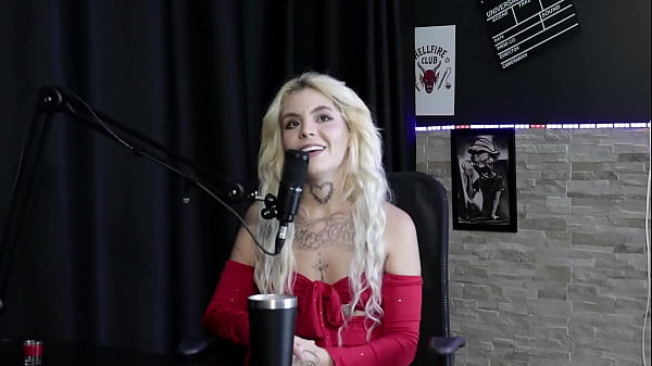 Un'attrice porno si è spaventata quando ha avuto un prolasso anale e tutti gli attori usano iniezioni nei loro cazzi per diventare duri - Kyra Sex (SHEER/RED)