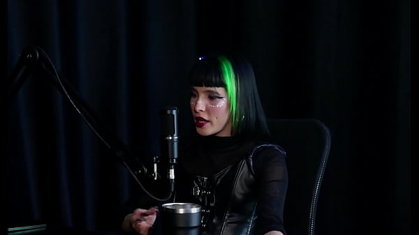 Dejó de unirse a SG, vendió desnudos ocultos a su novio, dio clases de física y su primer programa fue extraño - Carol RHCP (SHEER/RED)