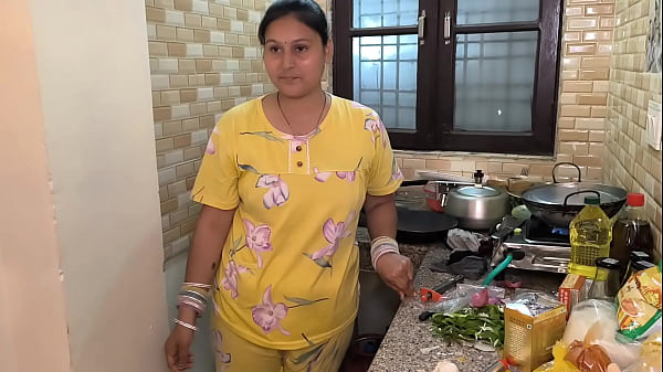 Đẹp Teen tạo dáng thổi kèn