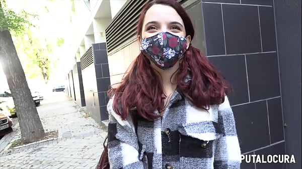 Una teenager sexy e sexy provoca