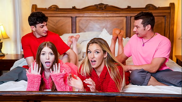 Hermanastros invitan a sus amigos a una noche de cine y se convierten en un intercambio de hermanastras - Swapister