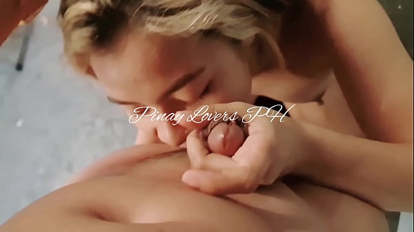 Chị kế và tôi lau sân thượng thay vì dọn Pekpek cho chị ấy